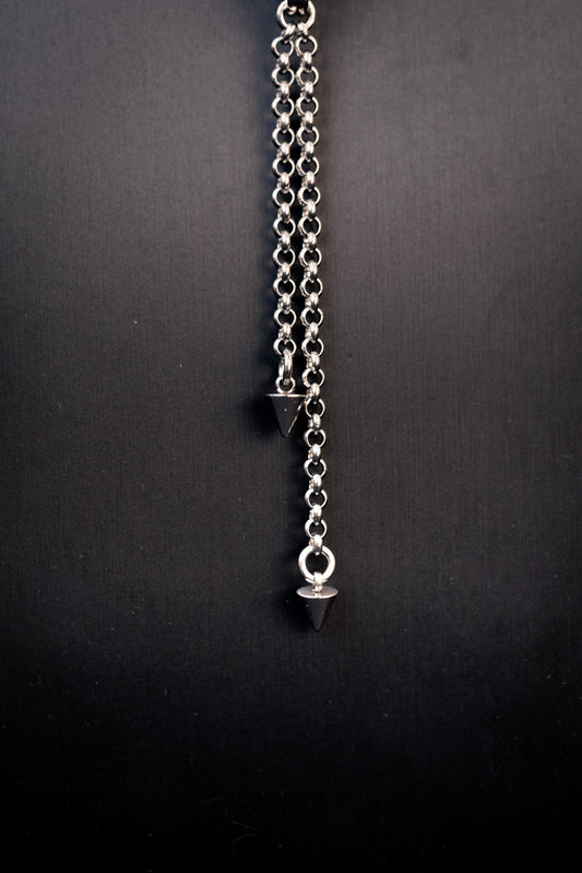 ODIN | Chainmail Pendant Necklace
Stainless steel necklace with strands and mini spikes charms