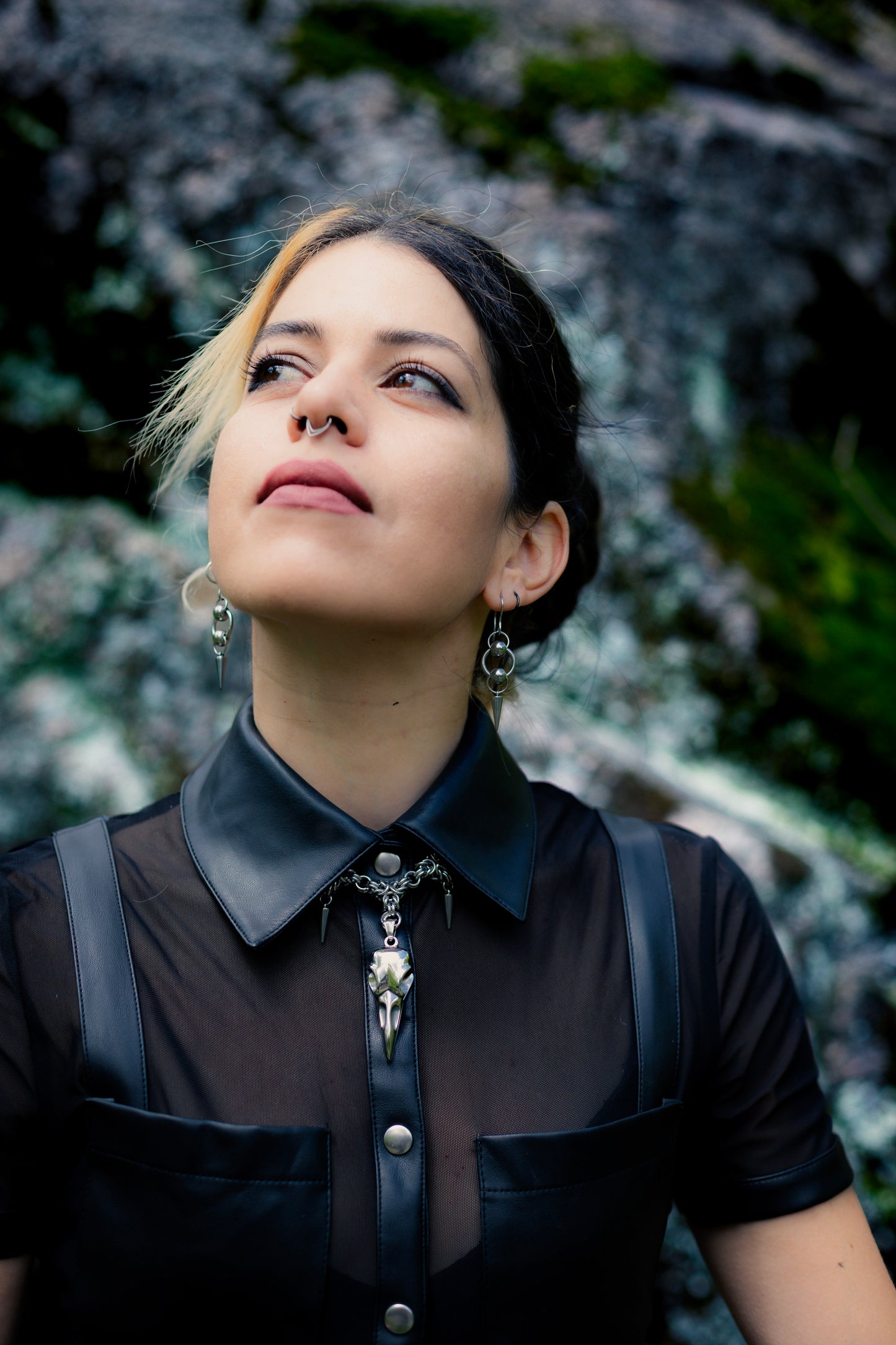 ODIN | Crow Chainmail Necklace
Stainless steel necklace with spikes and a craw massive charm