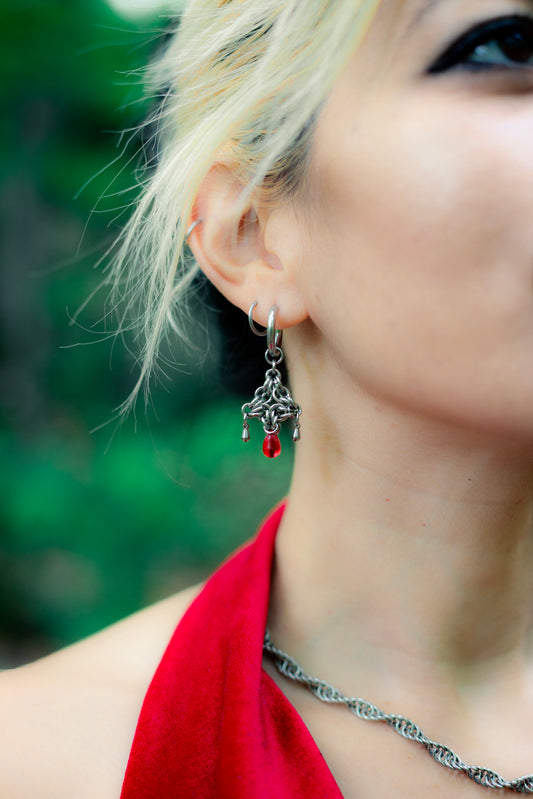 BRIGID | Chainmail stainless steel earrings with glass pearl