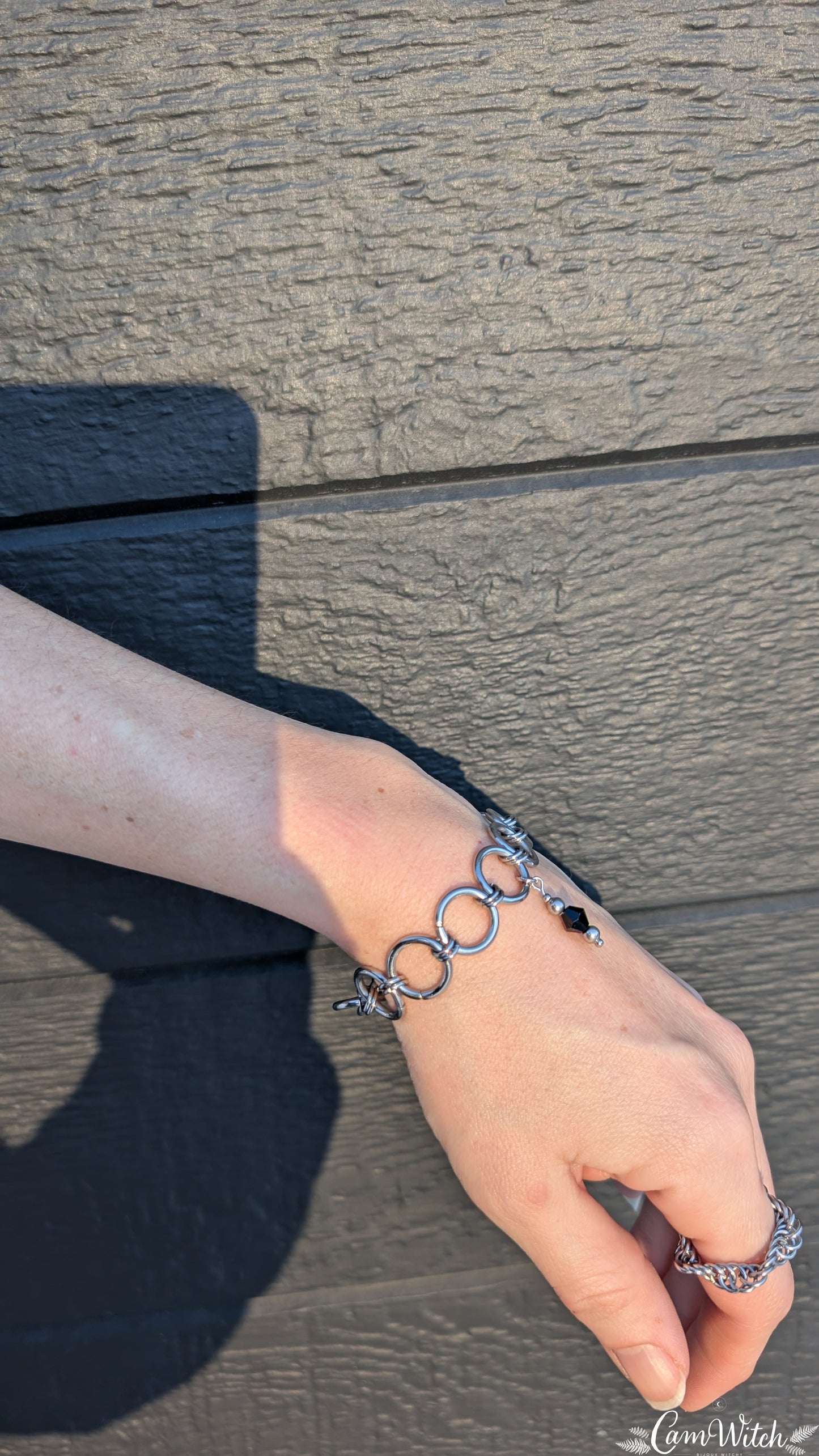HEL | Chainmail bracelet with black beads