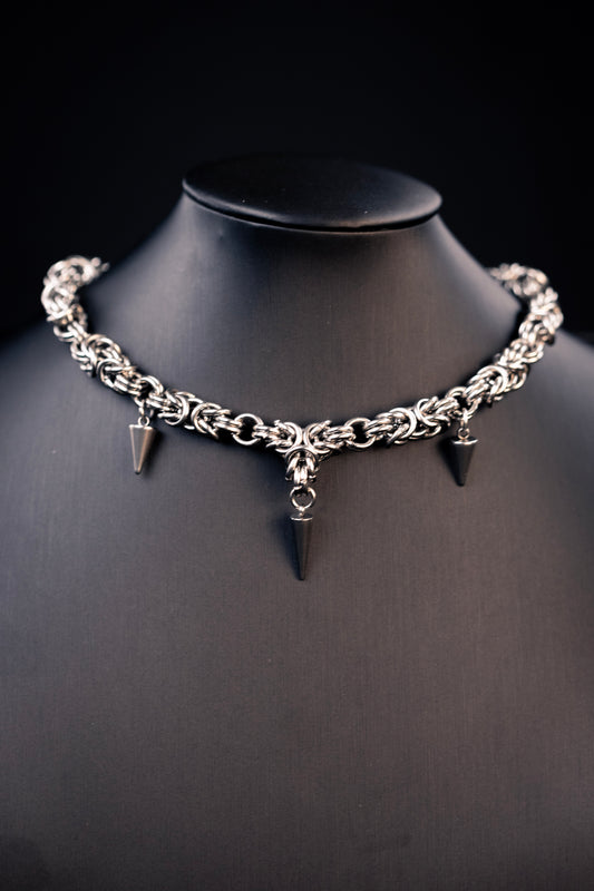 ODIN | Chainmail Choker
Stainless steel choker with multiple spike charms