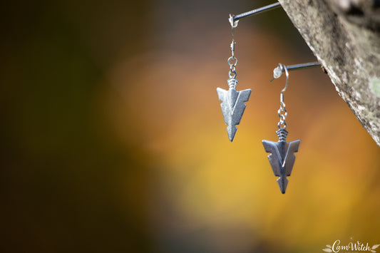 ARTEMIS | Chainmail stainless steel earrings with arrows