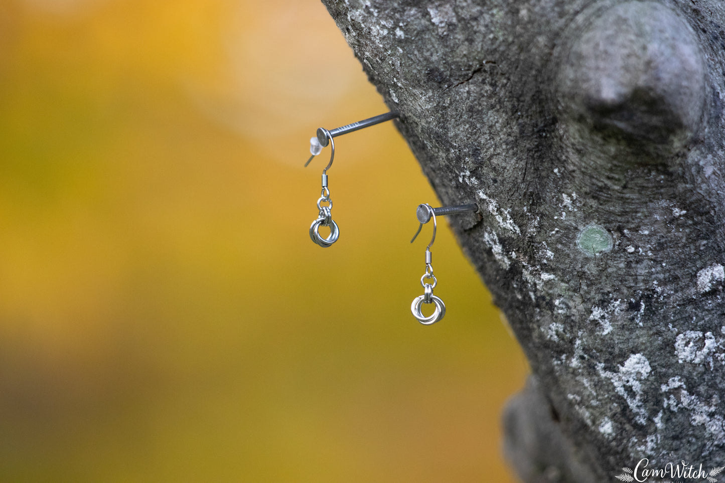 CERRIDWEN | Chainmail stainless steel earrings with triquetra pattern