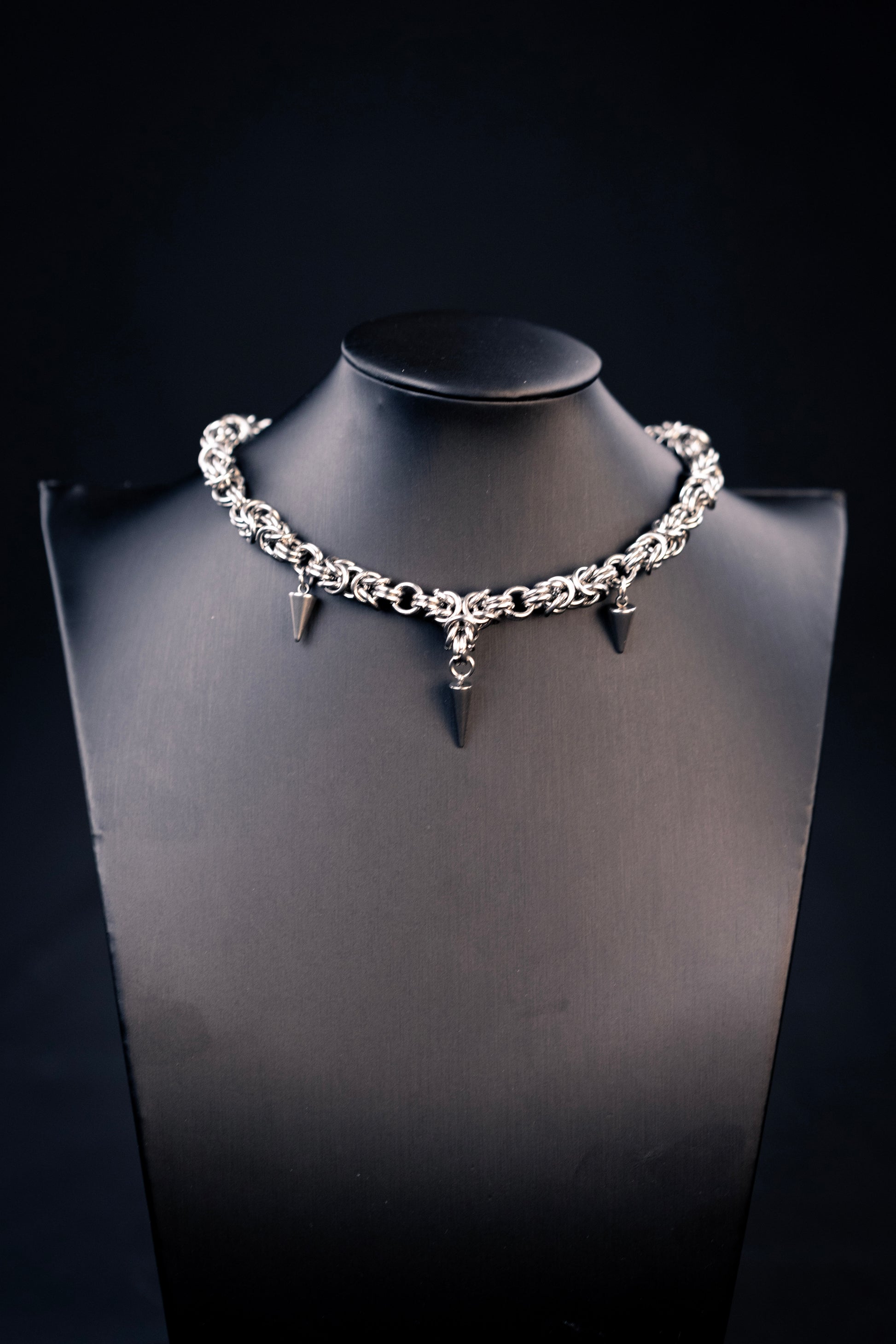 ODIN | Chainmail Choker
Stainless steel choker with multiple spike charms