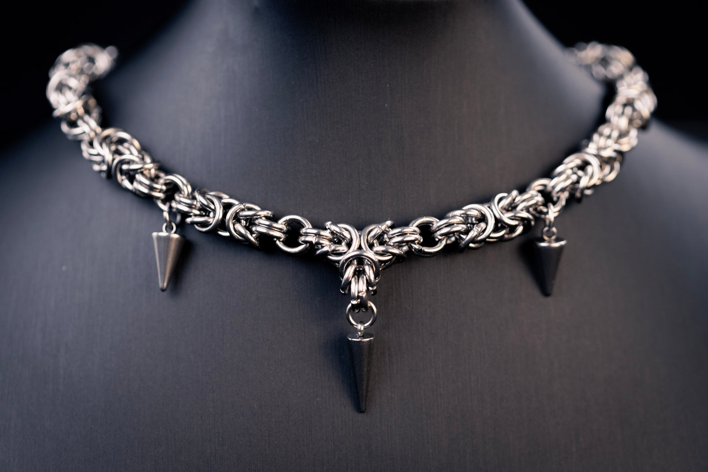 ODIN | Chainmail Choker
Stainless steel choker with multiple spike charms