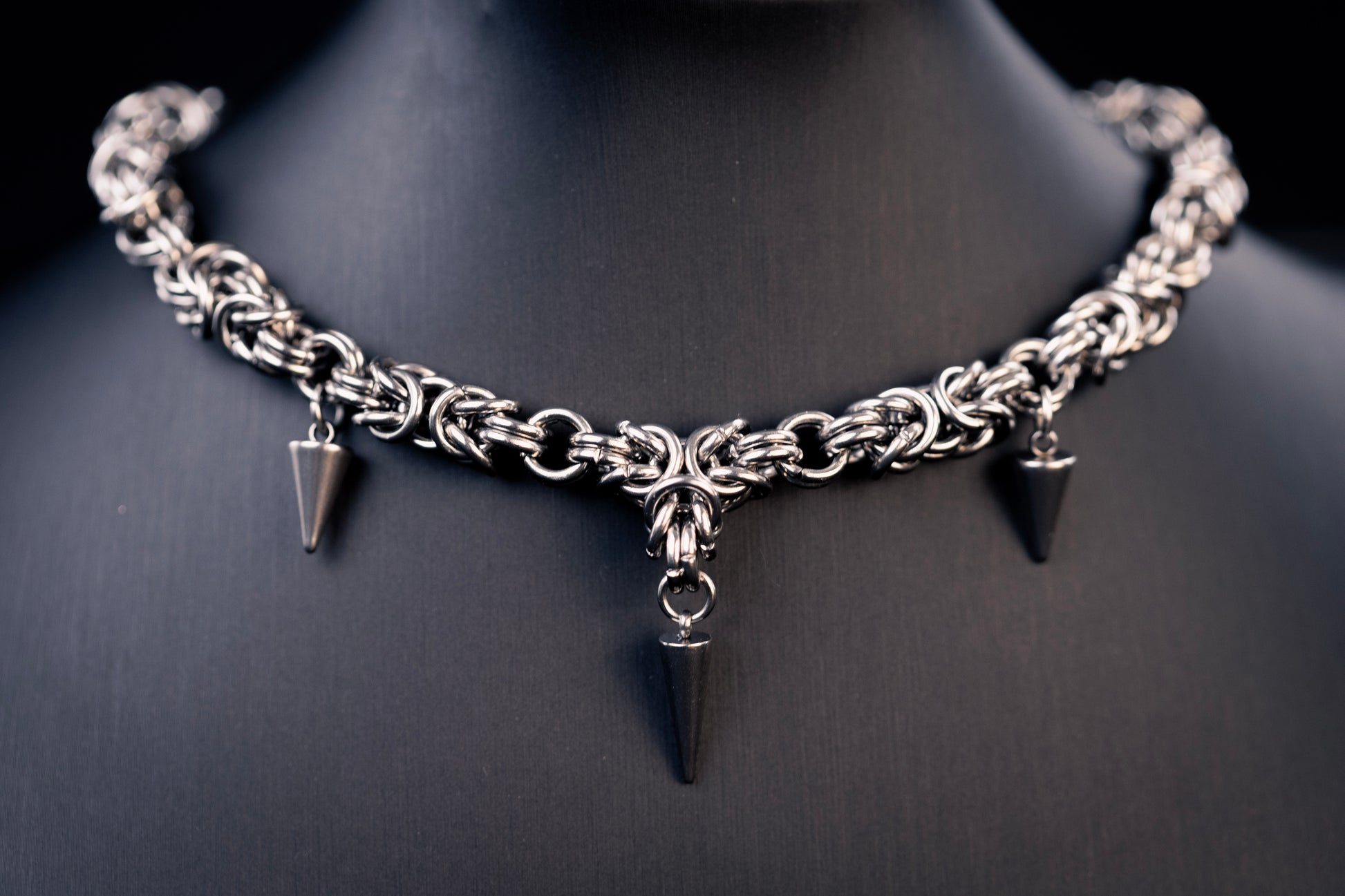 ODIN | Chainmail Choker
Stainless steel choker with multiple spike charms