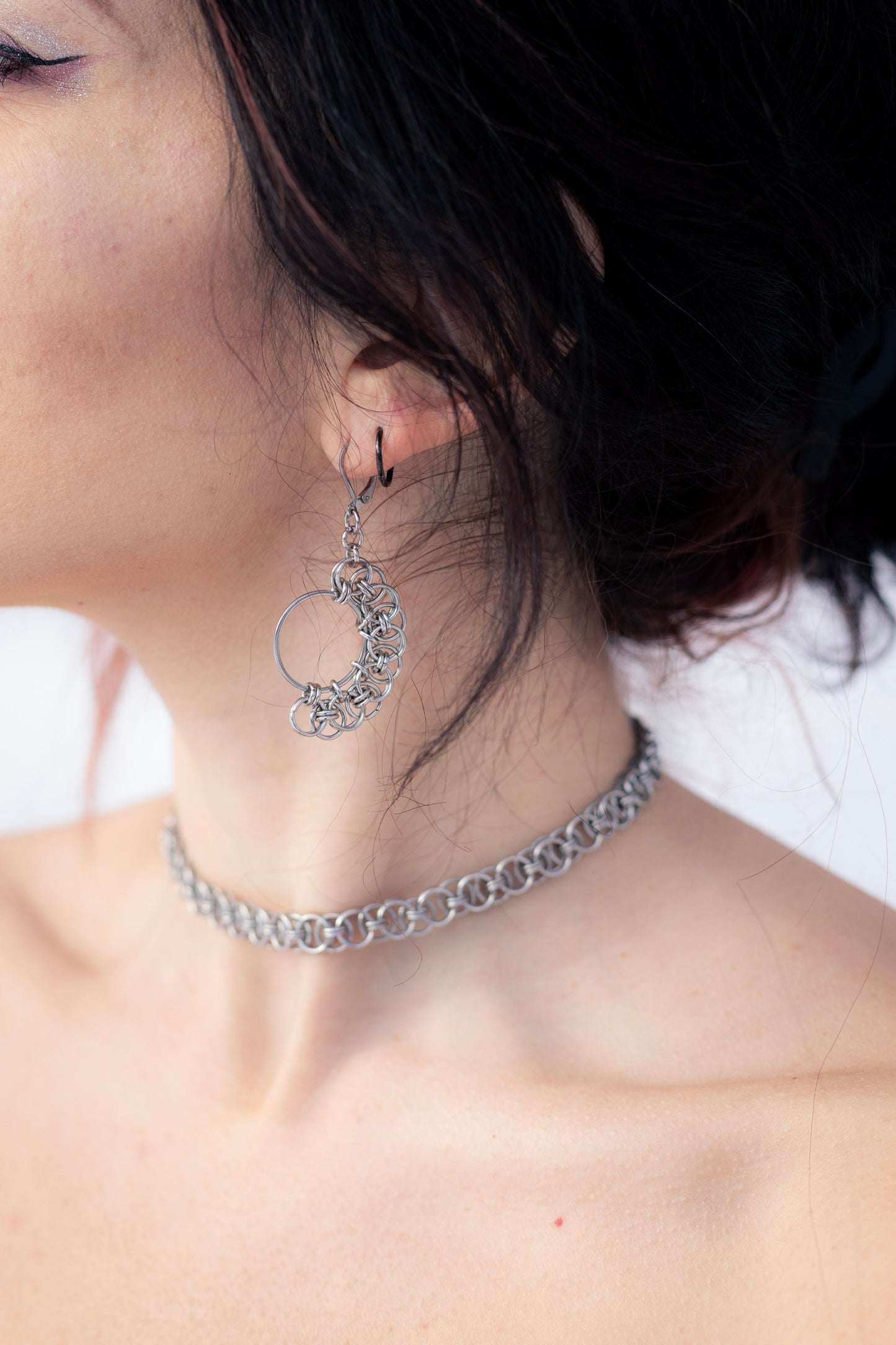 CERRIDWEN | Chainmail Half Moon Earrings
Stainless steel chainmail earrings with celtic helm weave