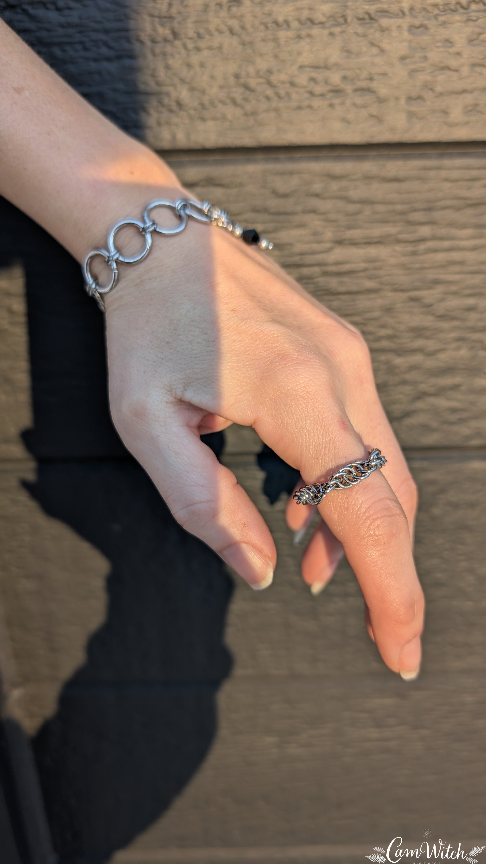 HEL | Chainmail bracelet with black beads