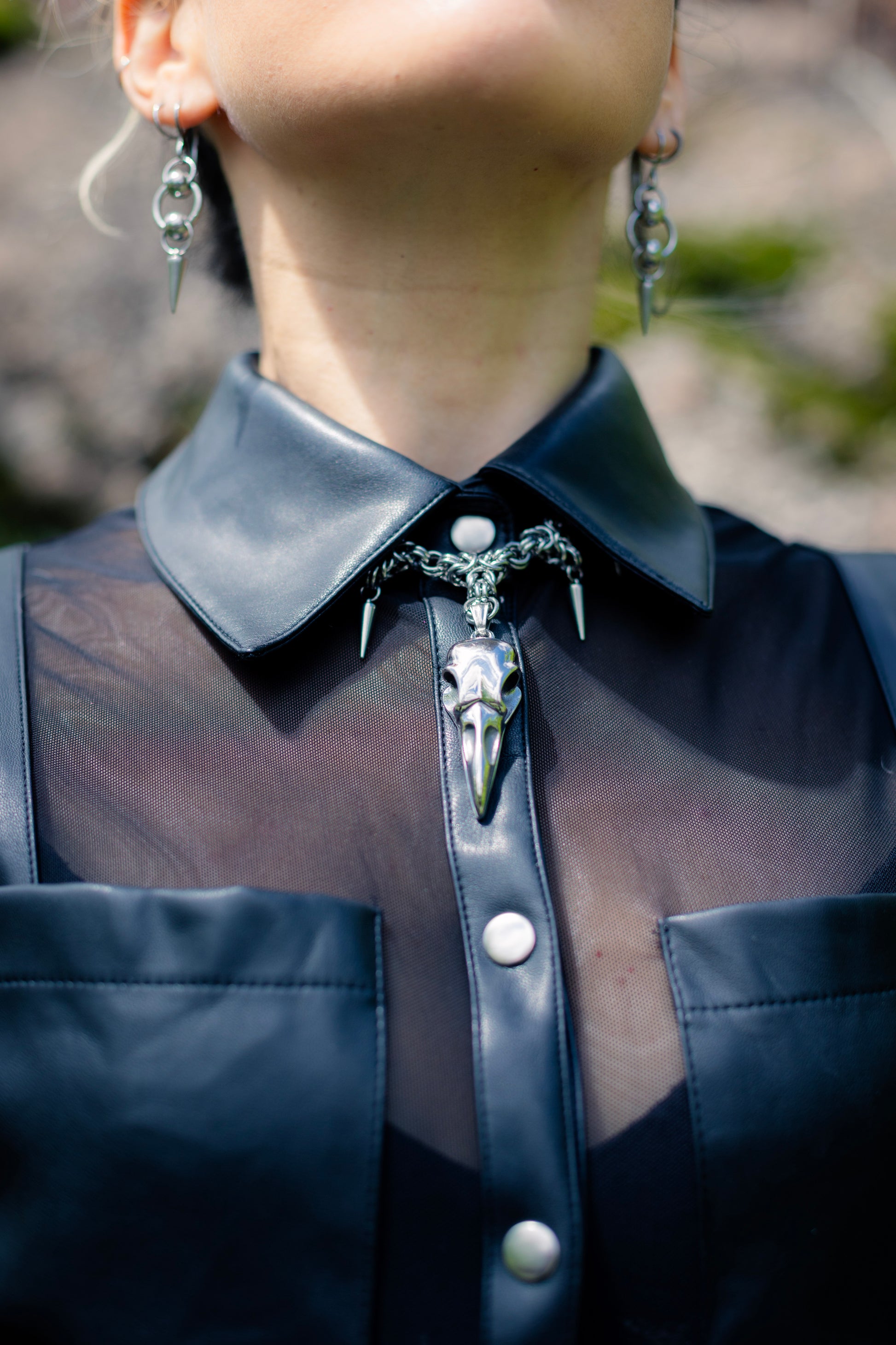 ODIN | Crow Chainmail Necklace
Stainless steel necklace with spikes and a craw massive charm