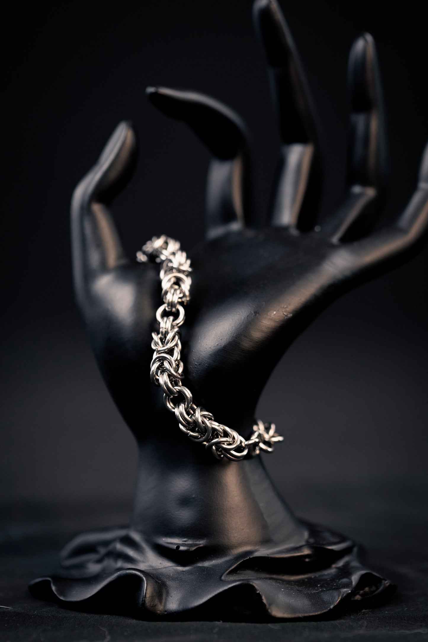 ODIN | Chainmail Bracelet
Stainless steel chainmail bracelet with byzantine weave, worn on a man wrist