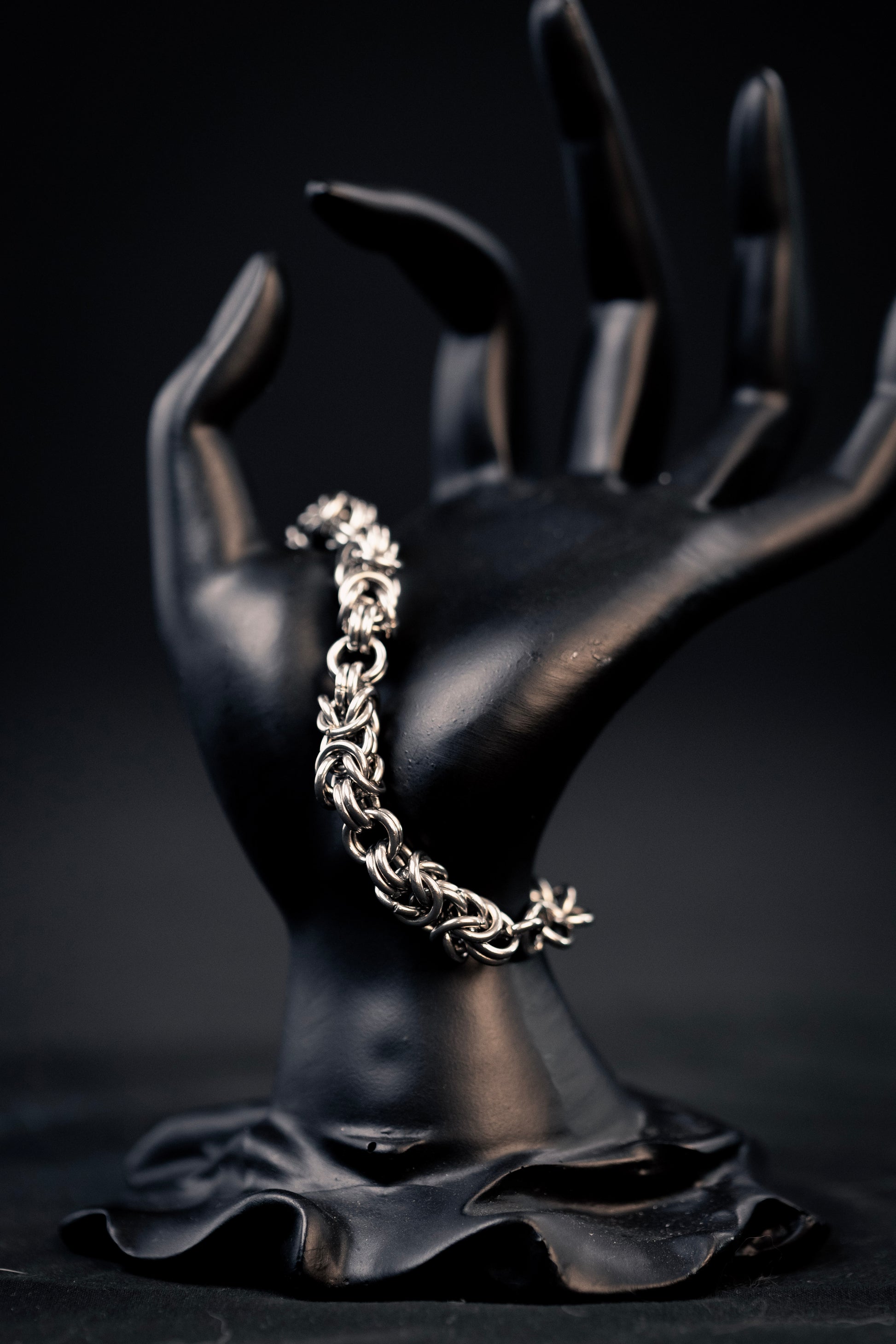 ODIN | Chainmail Bracelet
Stainless steel chainmail bracelet with byzantine weave, worn on a man wrist