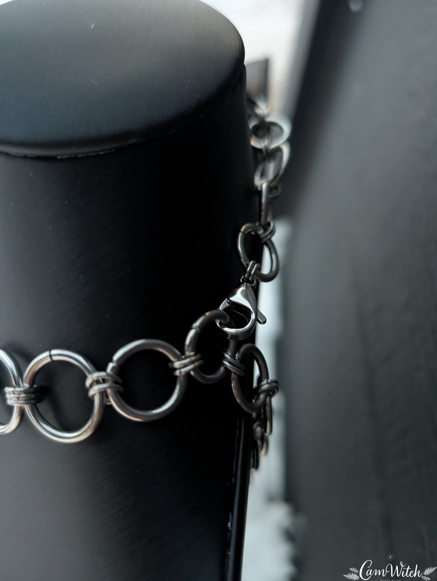 HEL | Stainless steel Chainmail necklace with black beads and cross