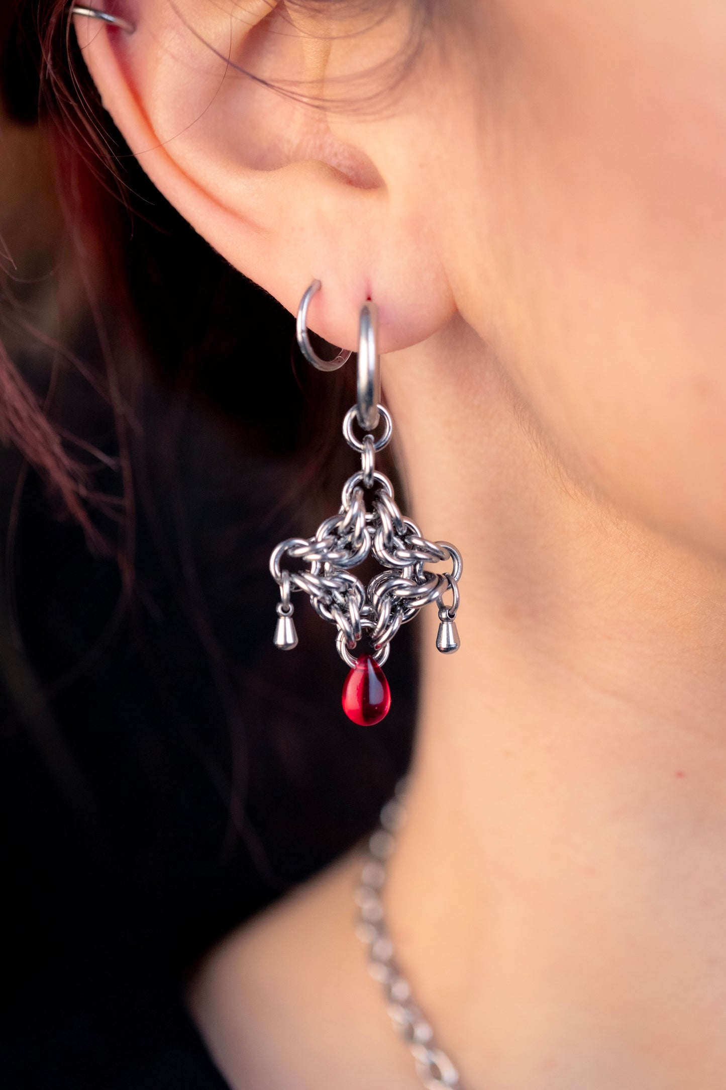 BRIGID | Chainmail stainless steel earrings with glass pearl