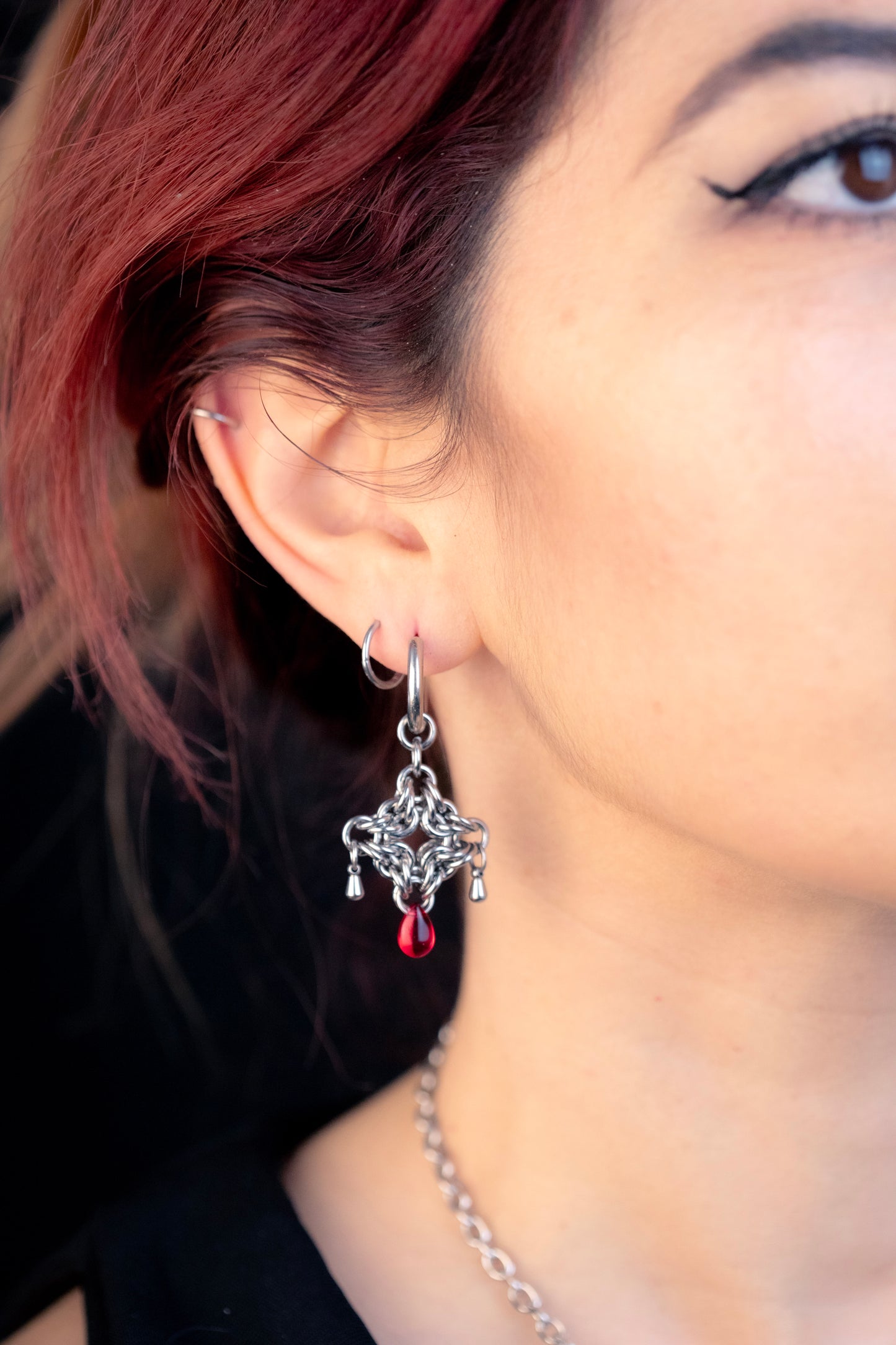 BRIGID | Chainmail stainless steel earrings with glass pearl