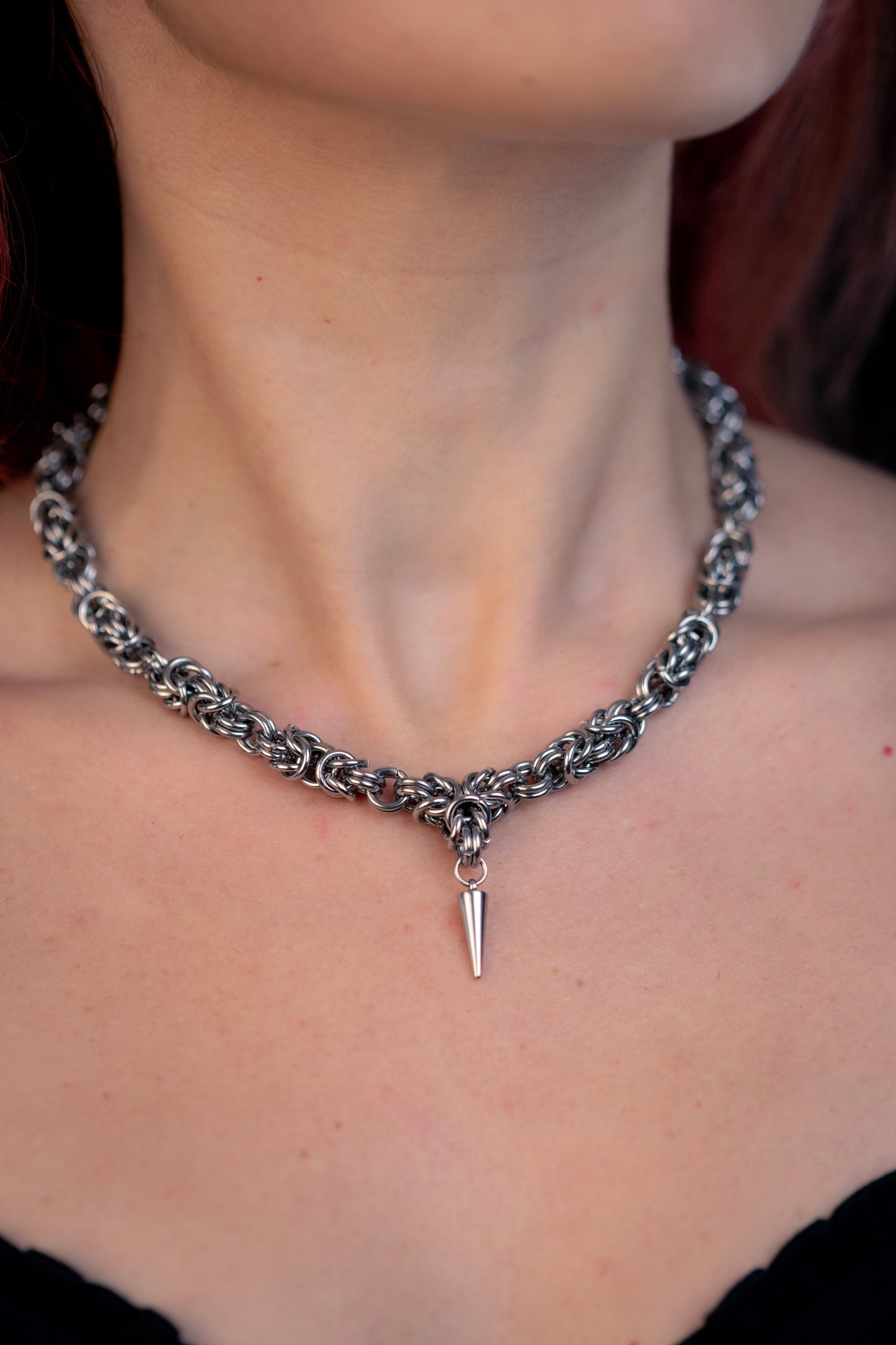 ODIN | Chainmail Necklace
Stainless steel necklace with a spike charm