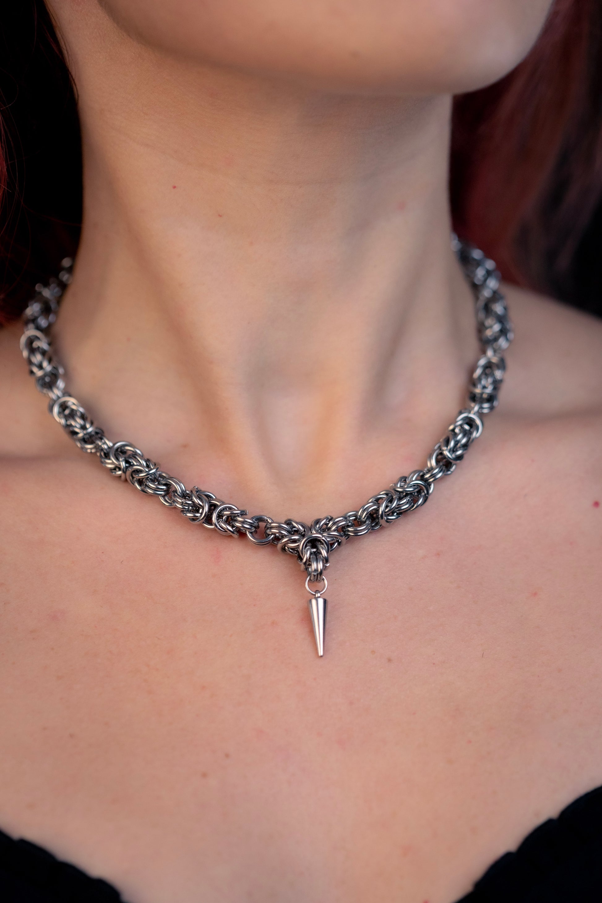 ODIN | Chainmail Necklace
Stainless steel necklace with a spike charm
