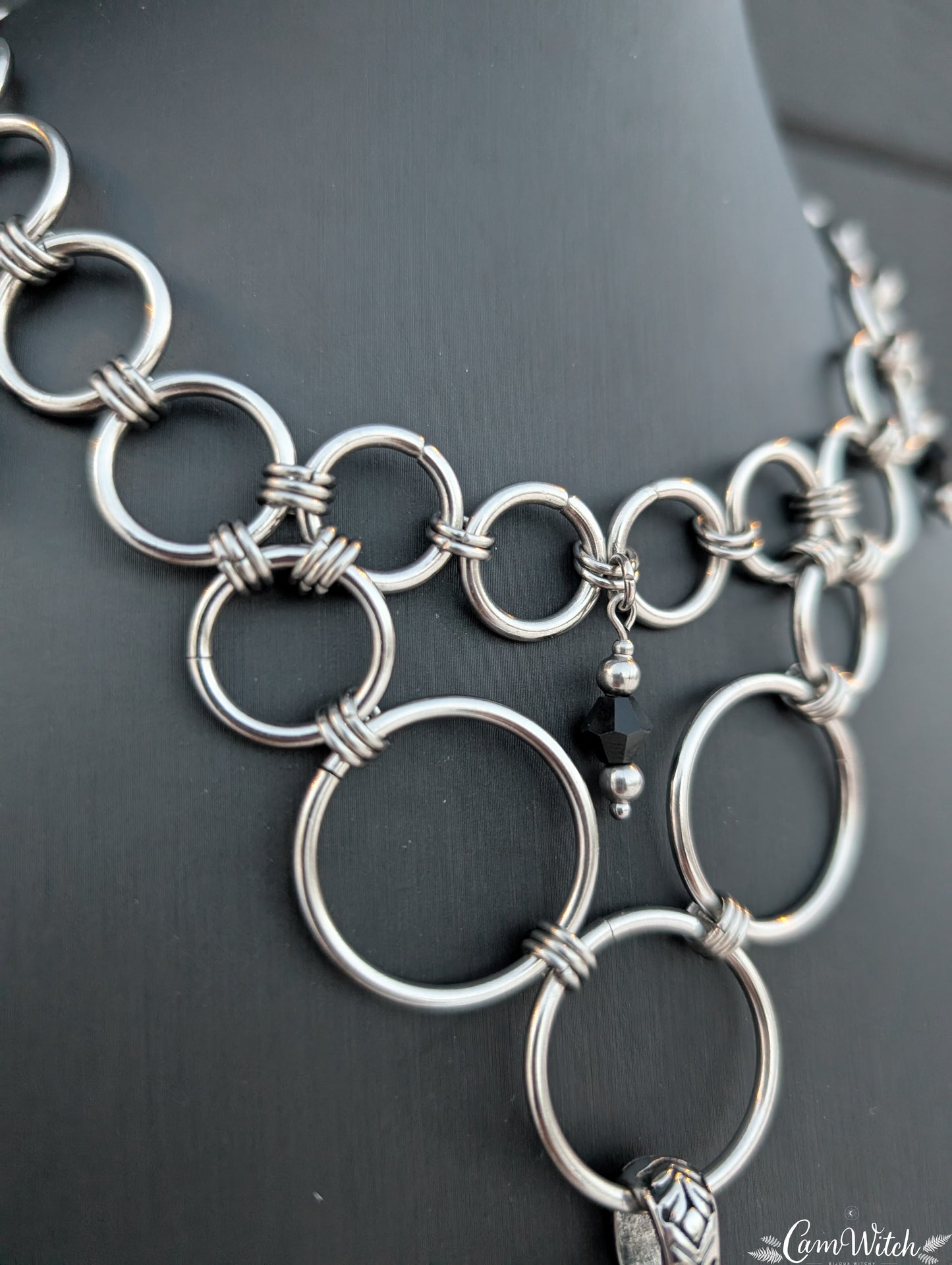 HEL | Stainless steel Chainmail necklace with black beads and cross