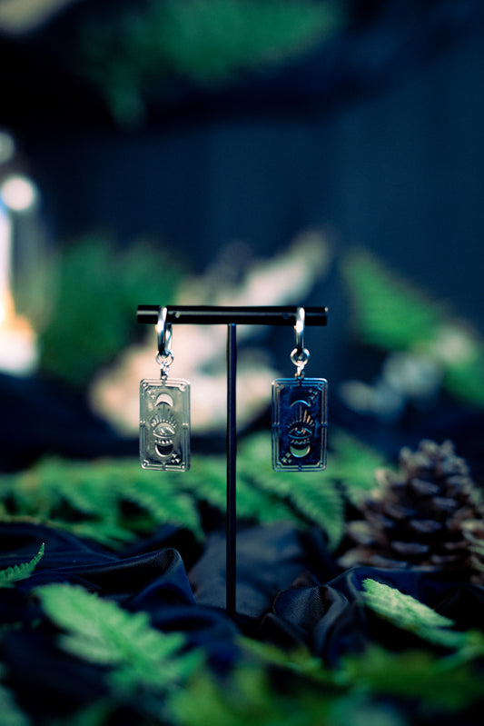 VELEDA | Chainmail earrings with tarot cards