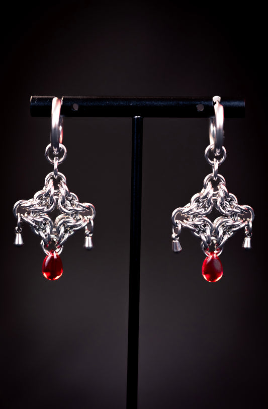 BRIGID | Chainmail stainless steel earrings with glass pearl