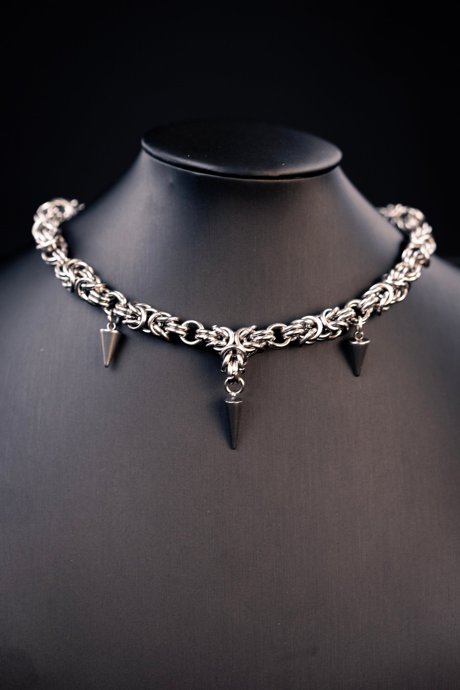 ODIN | Chainmail Choker
Stainless steel choker with multiple spike charms