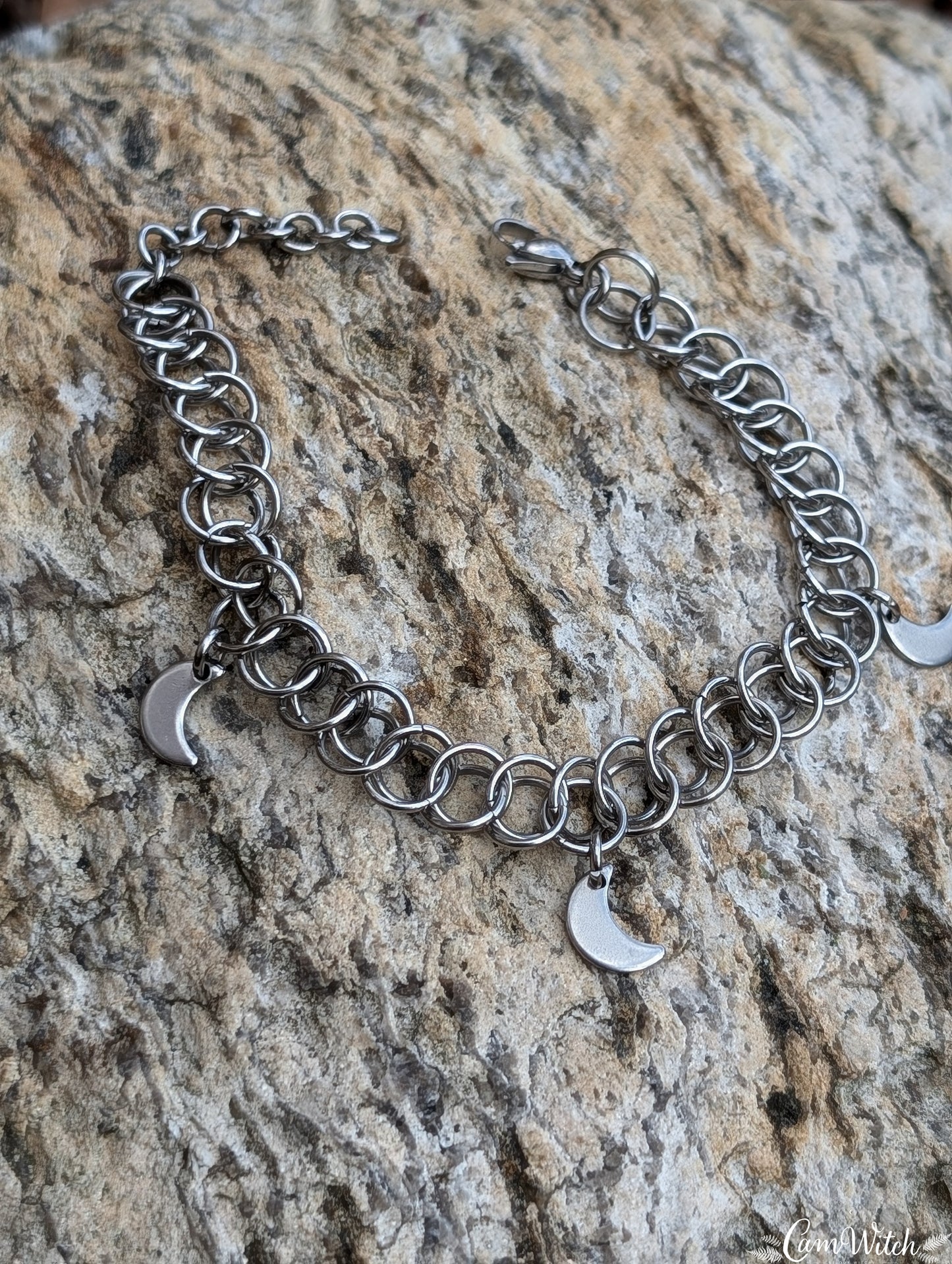 SELENE | Chainmail stainless steel bracelet with moon charm