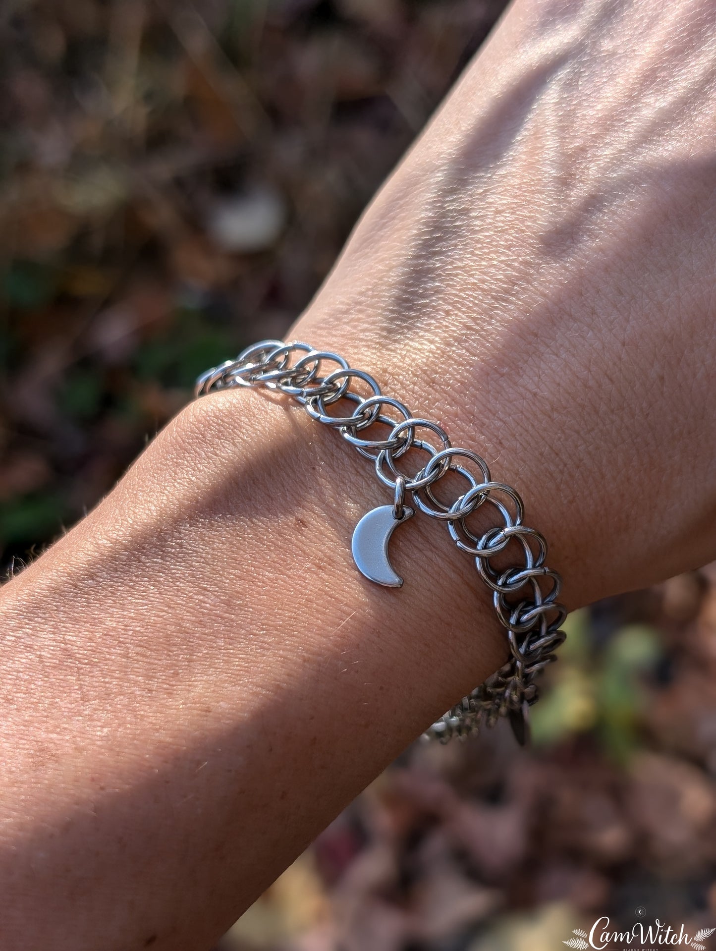 SELENE | Chainmail stainless steel bracelet with moon charm