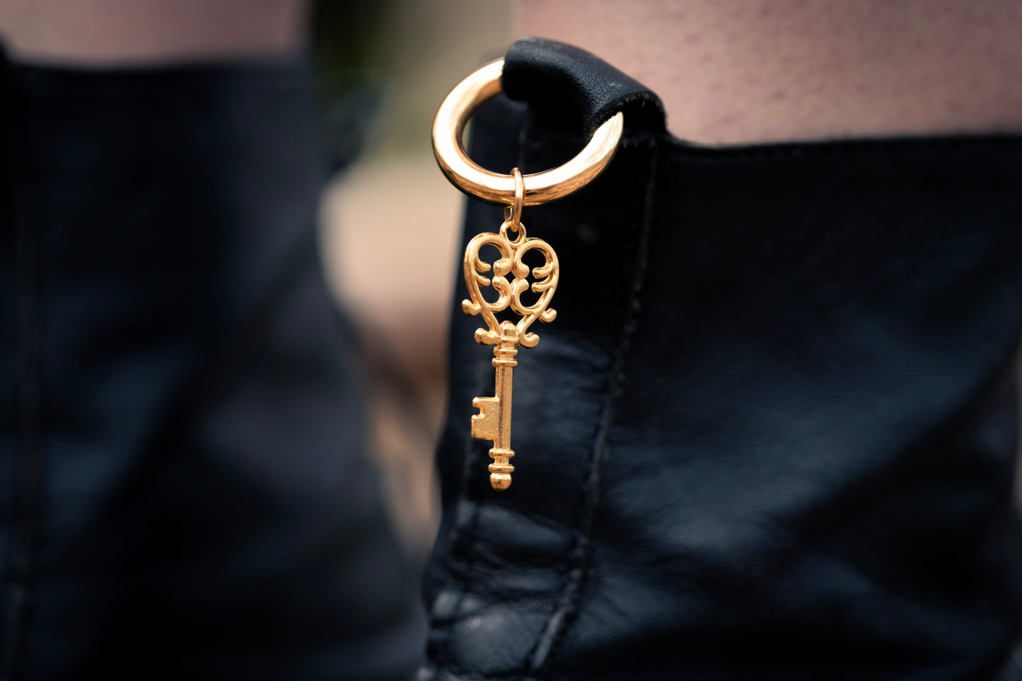 SHOOZ | gold key, CamWitch handmade gothic chainmail shoe charm stainless steel Canada