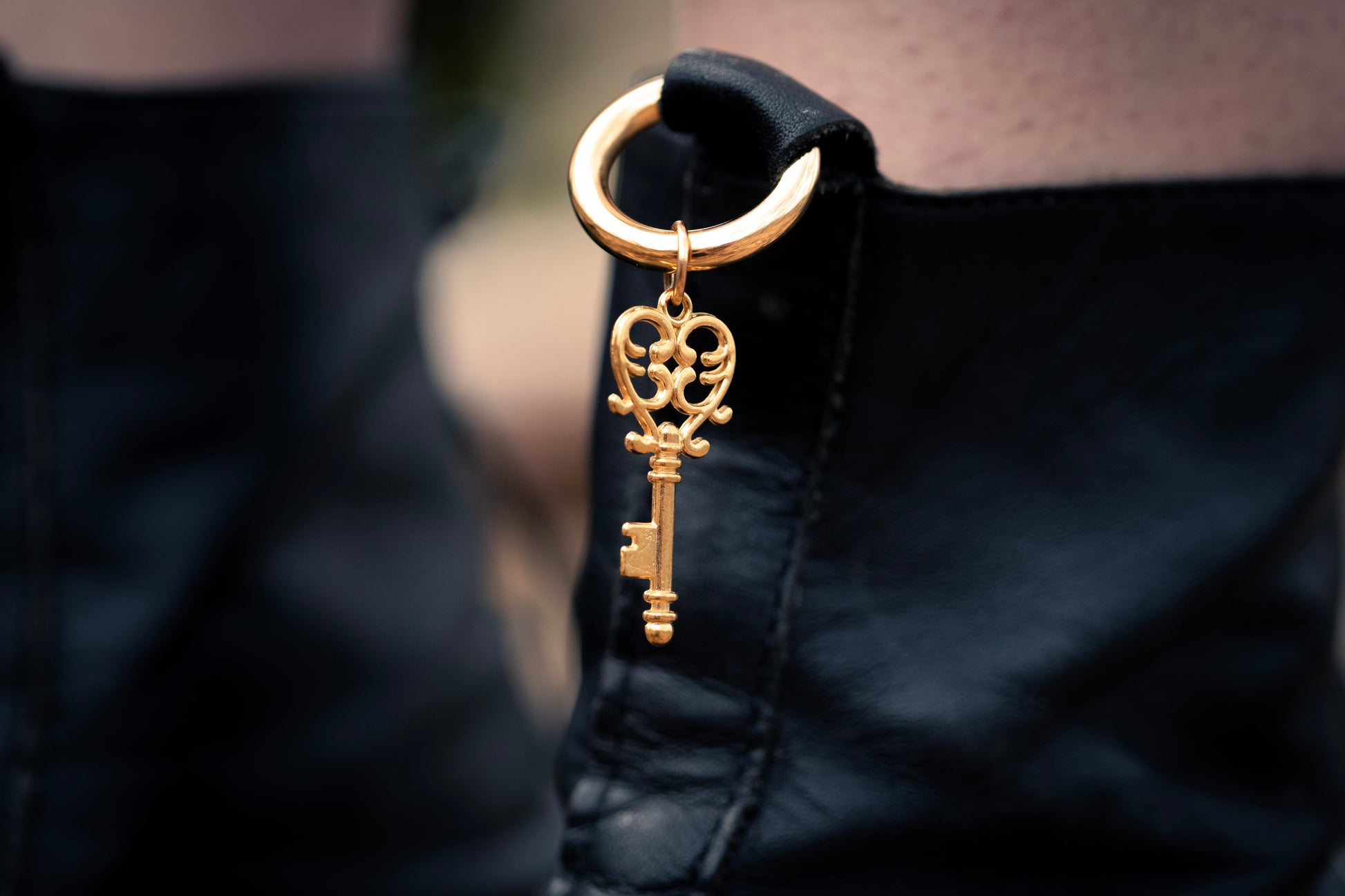 SHOOZ | gold key, CamWitch handmade gothic chainmail shoe charm stainless steel Canada
