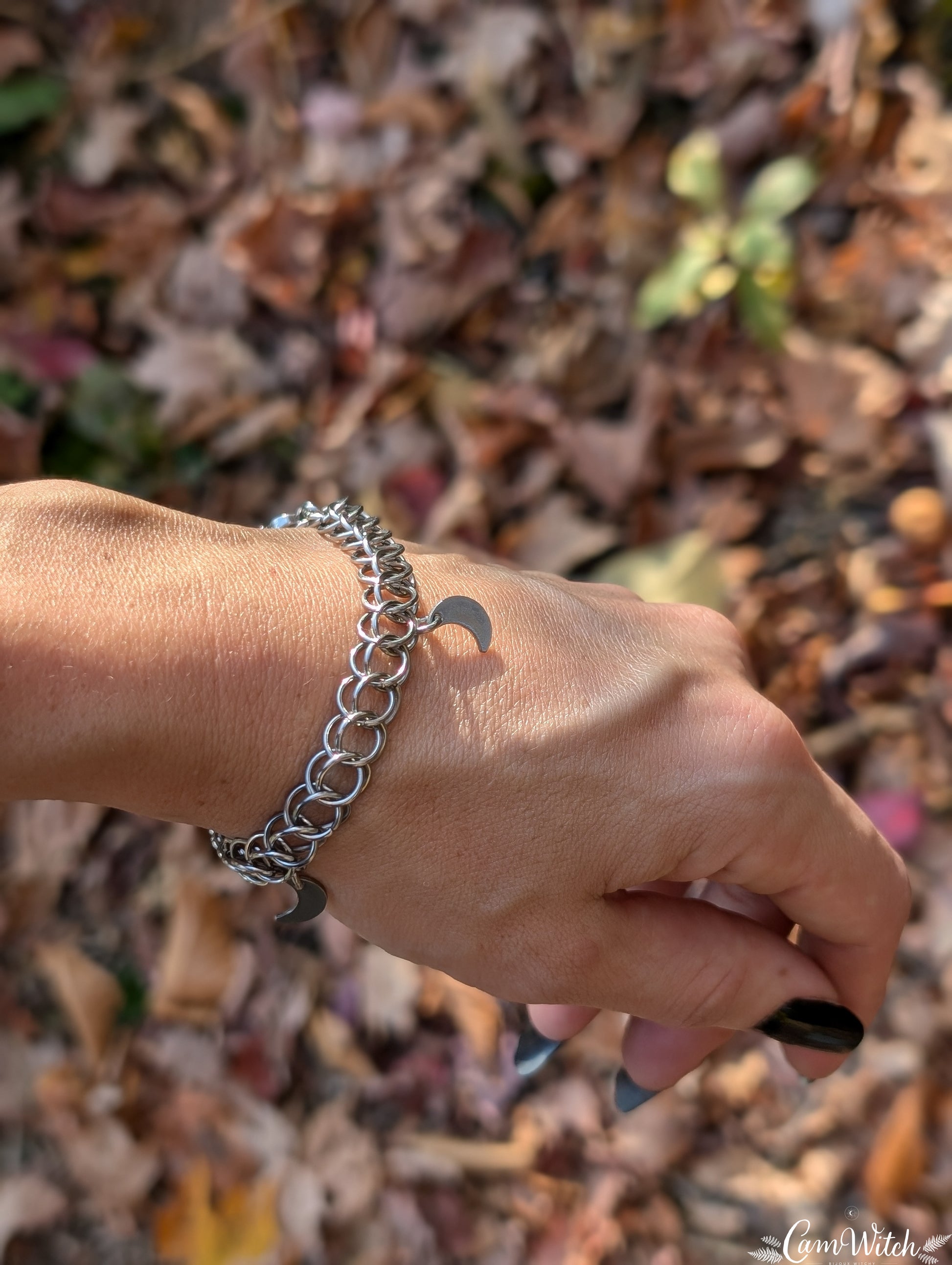 SELENE | Chainmail stainless steel bracelet with moon charm
