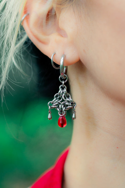 BRIGID | Chainmail stainless steel earrings with glass pearl