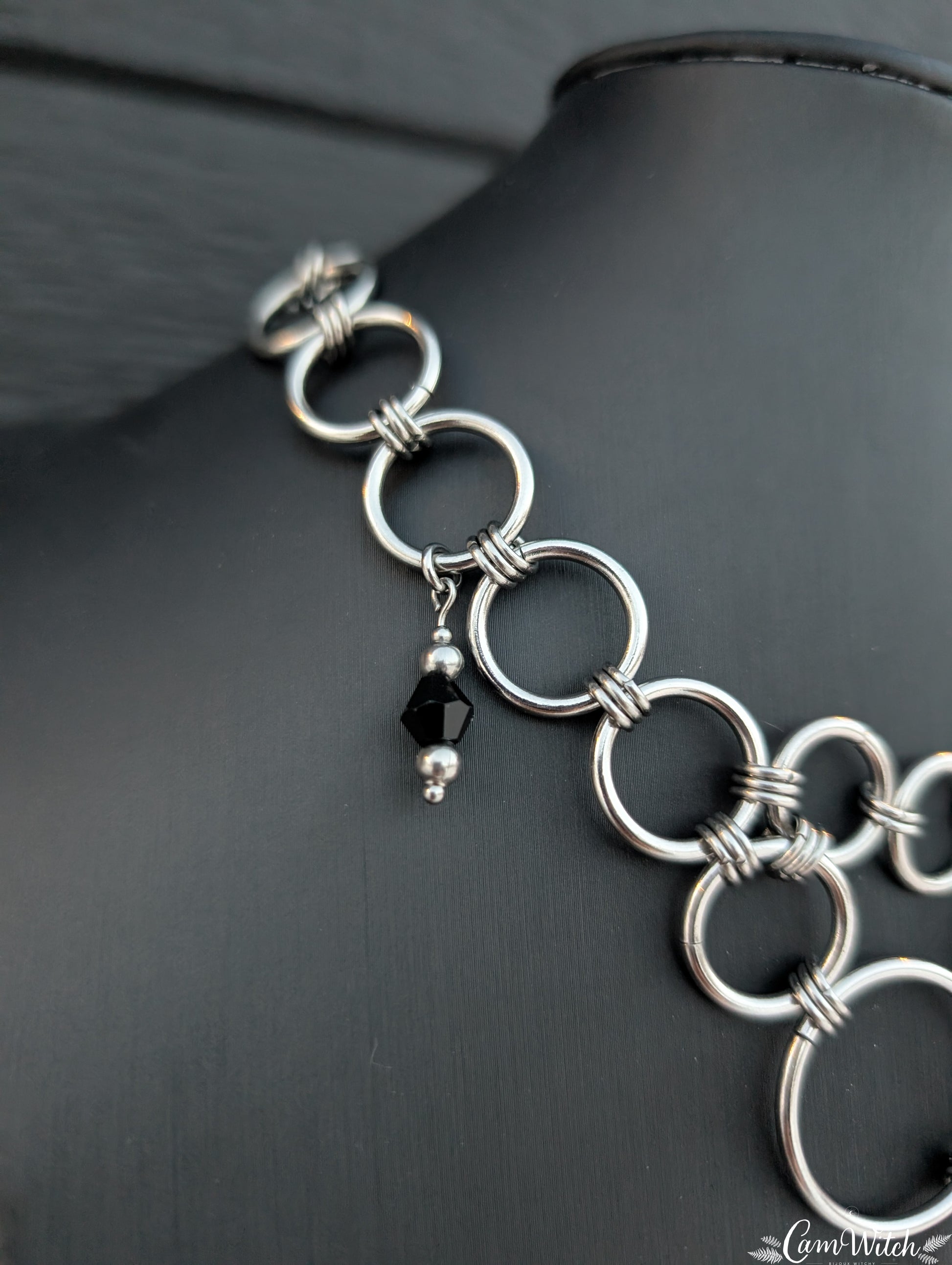 HEL | Stainless steel Chainmail necklace with black beads and cross