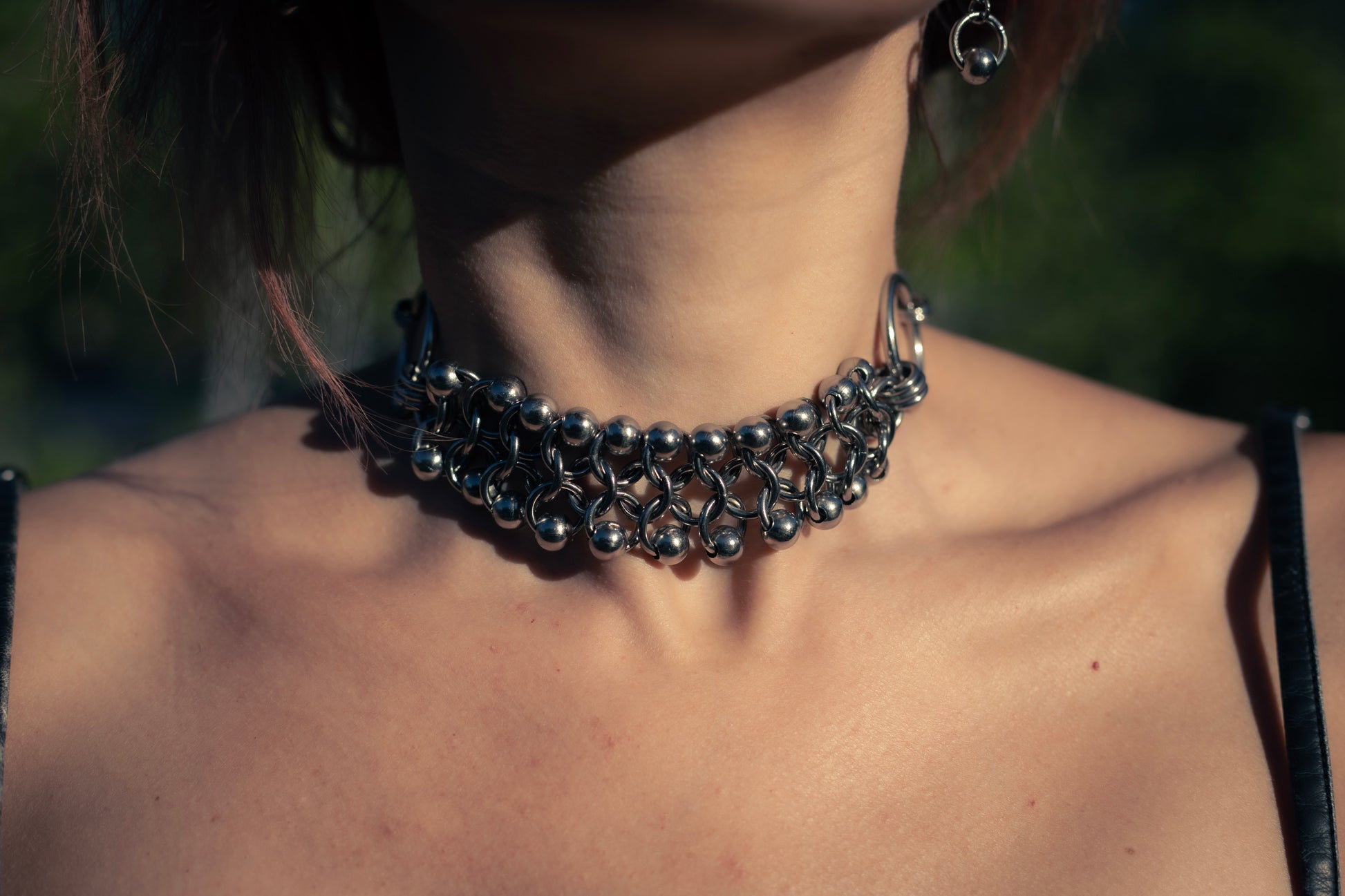 Niké stainless steel gothic chainmail choker CamWitch